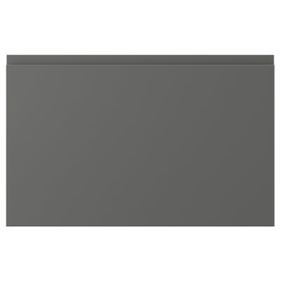 VÄSTERVIKEN grå matt skåpfront med integrerat handtag.