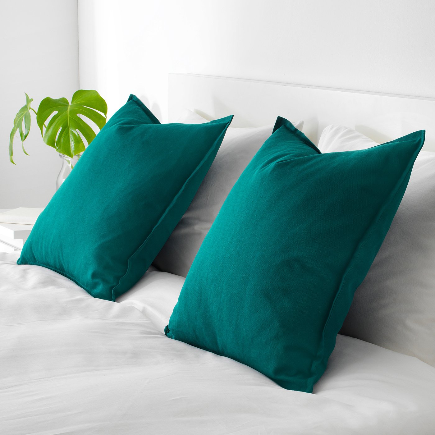 green cushions