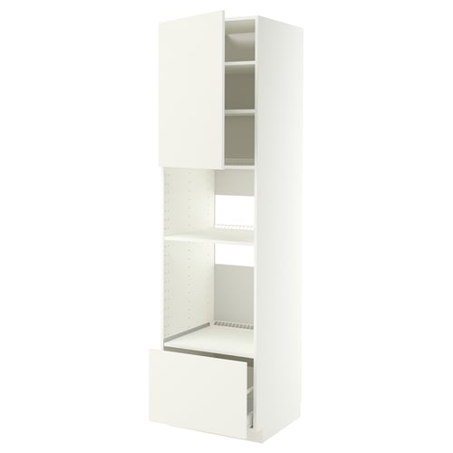 A white METOD kitchen cabinet with adjustable shelves and a pull-out drawer, designed for storing kitchen items.