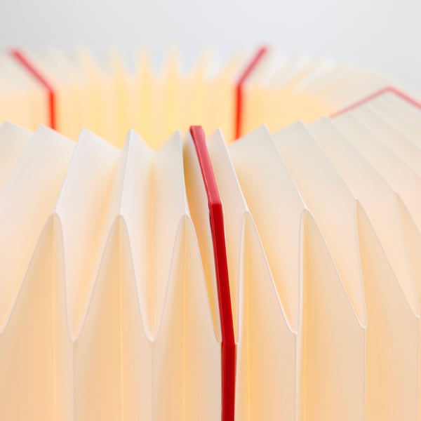 STRÅLA Table lamp, white/red