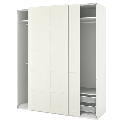 Ikea PAX bela garderoba z drsnimi vrati in mrežastimi predali. Zasnova je sodobna in minimalistična.