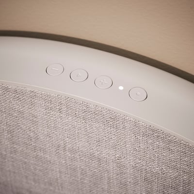 SOLSKYDD Bluetooth zvočnik, bela, 45 cm