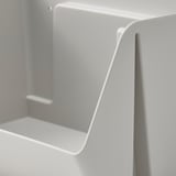 Biely stohovateľný organizér s hladkými hranami a robustným dizajnom.