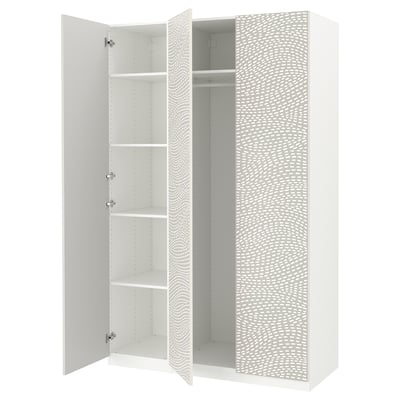 Biela skriňa IKEA PAX, otvorené dvere odhaľujúce police, sivý vzor.