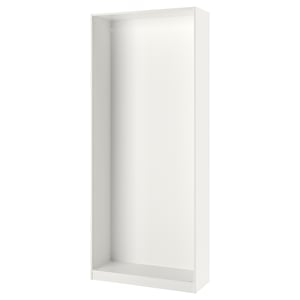 Biely rám šatníka PAX, úzky dizajn, nastaviteľné nožičky, materiál z recyklovaného papiera.