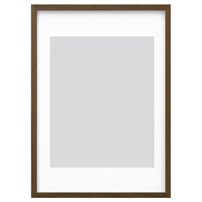 Hnedý drevený fotorámik, obdĺžnikový, s držiakom a ochranou, všestranné umiestnenie.