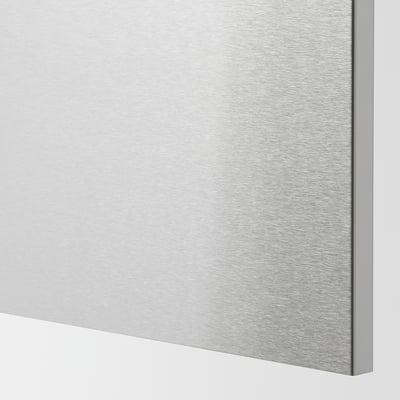 Detailný záber na elegantný priemyselný povrch z nehrdzavejúcej ocele; hladký, reflexný povrch.