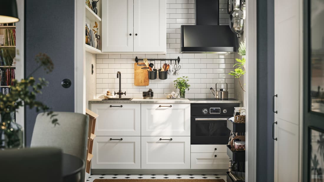 Kitchen Cabinet & Appliances