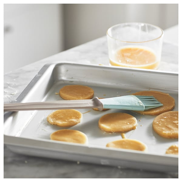 Shop This Pastry Cook-Loved Silicone Brush Set for $10 at