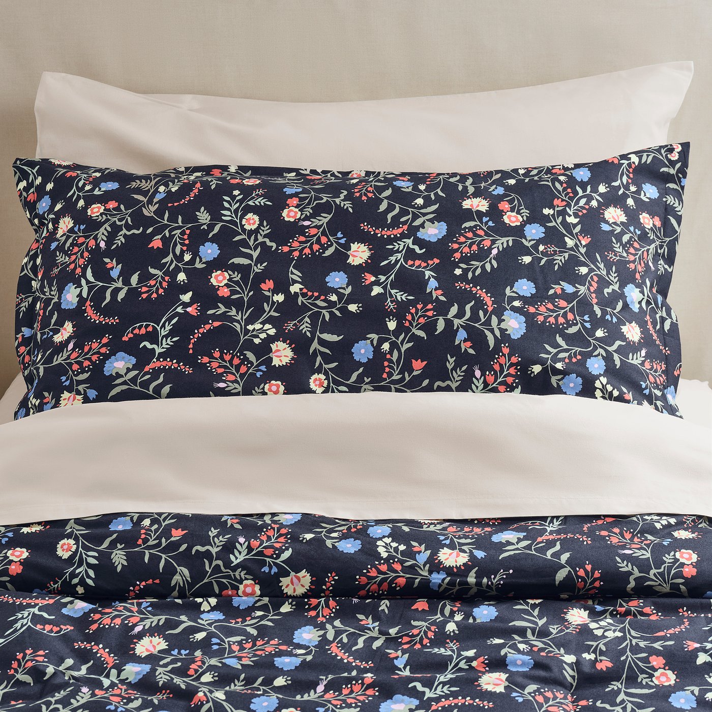 Comforter Set, Black/Floral Pattern