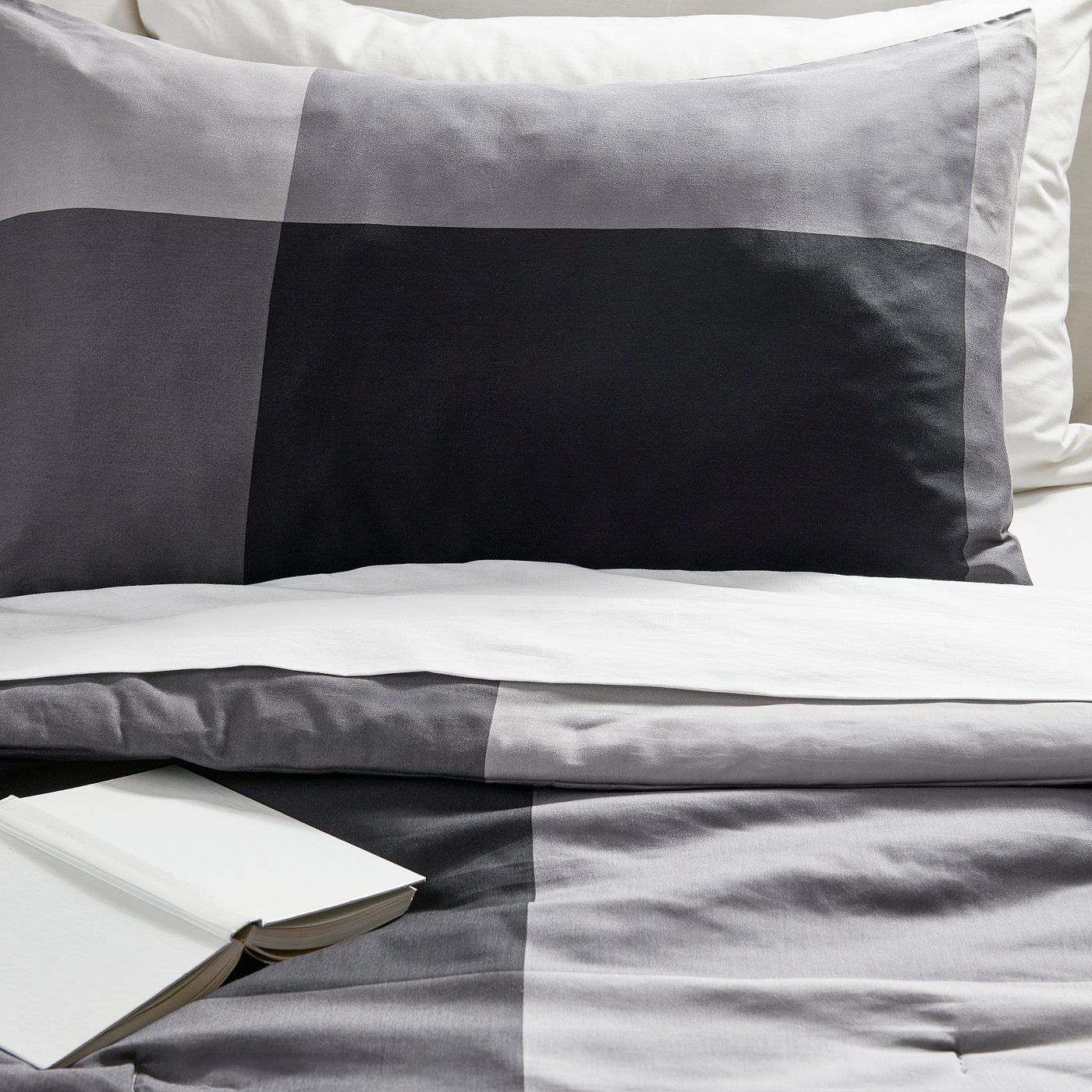 BRUNKRISSLA Comforter set, black, Twin/Twin X-long