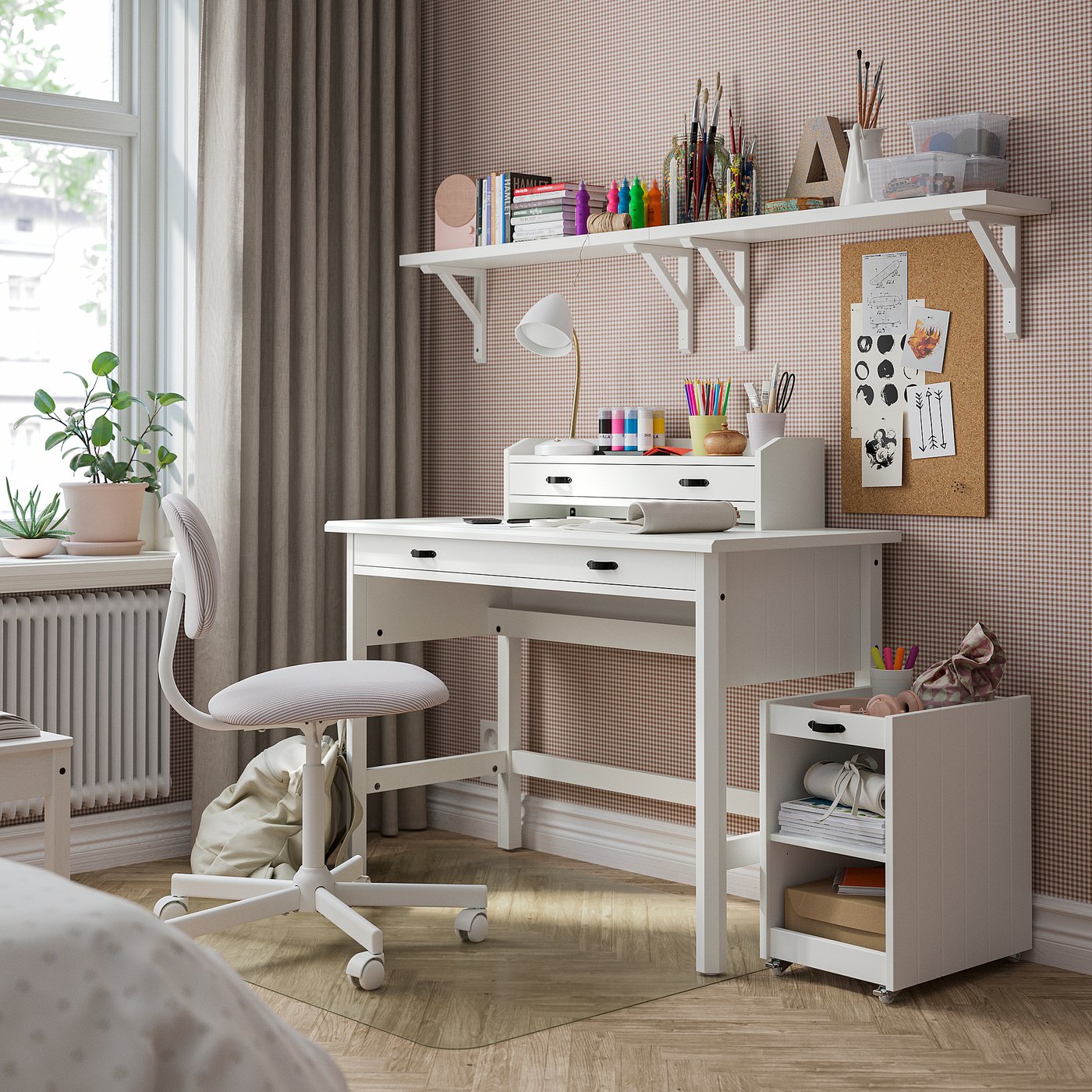 ike　ホワイト1 BRYTNING desk, white, 431/4x207/8x291/2
