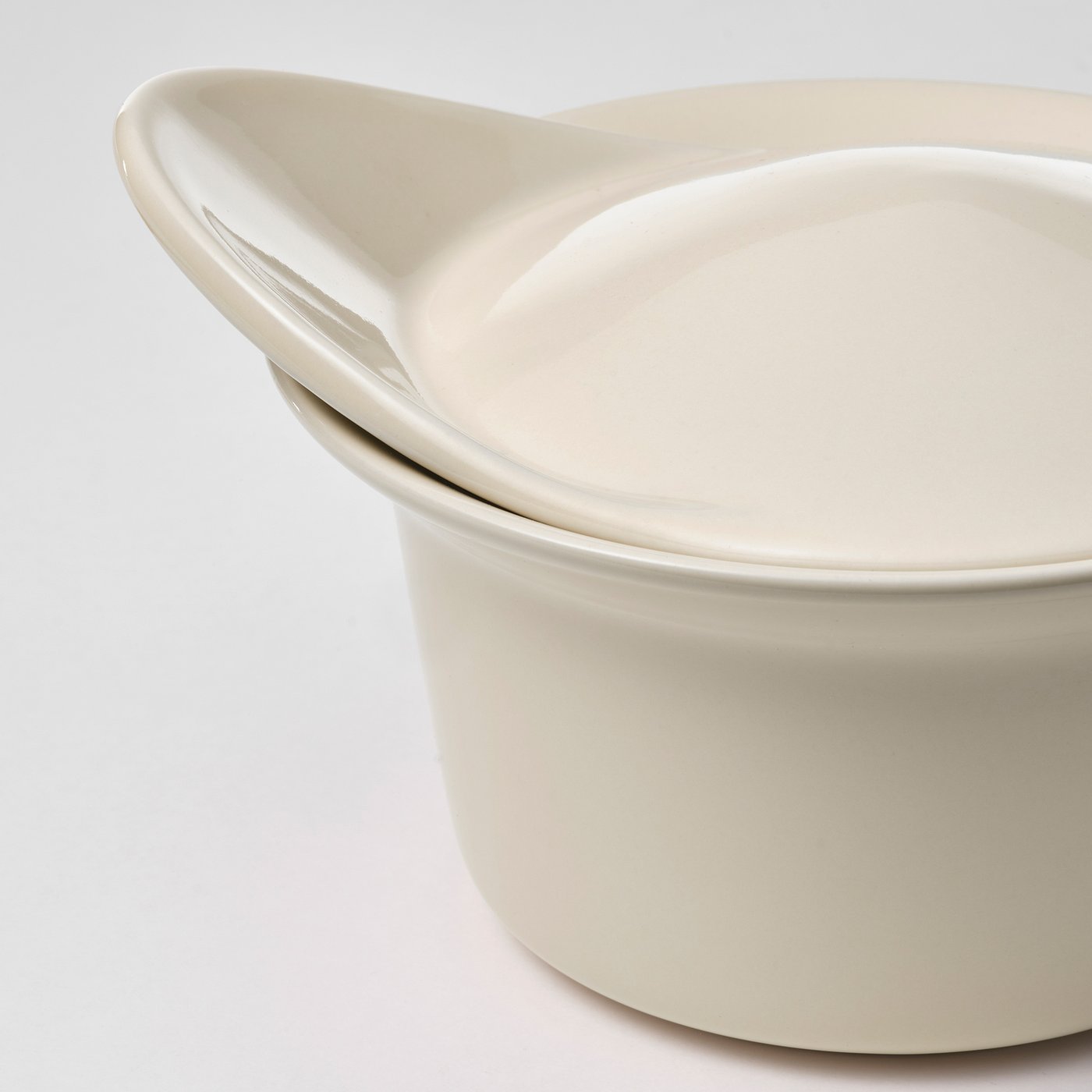 Baking/serving dish with lid, glossy beige 5