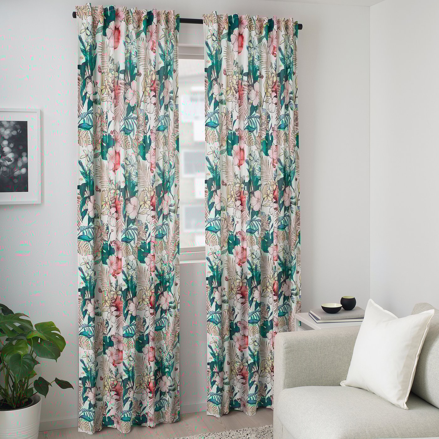curtain with pattern