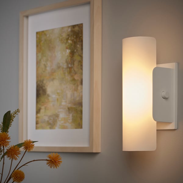 Betsy Trotwood Egypte Bot HAVSDUN LED wall lamp, dimmable white/frosted glass white - IKEA