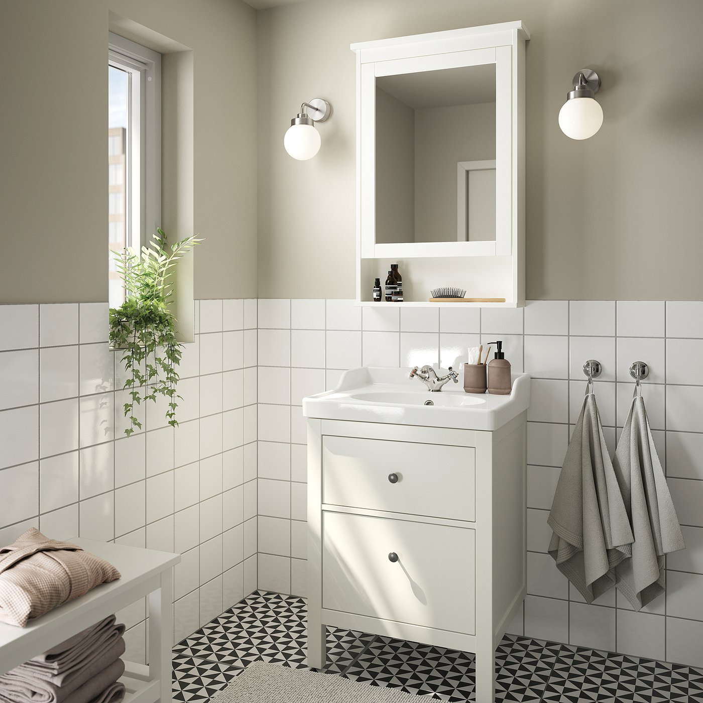 Bathroom vanity with drawers, white 2