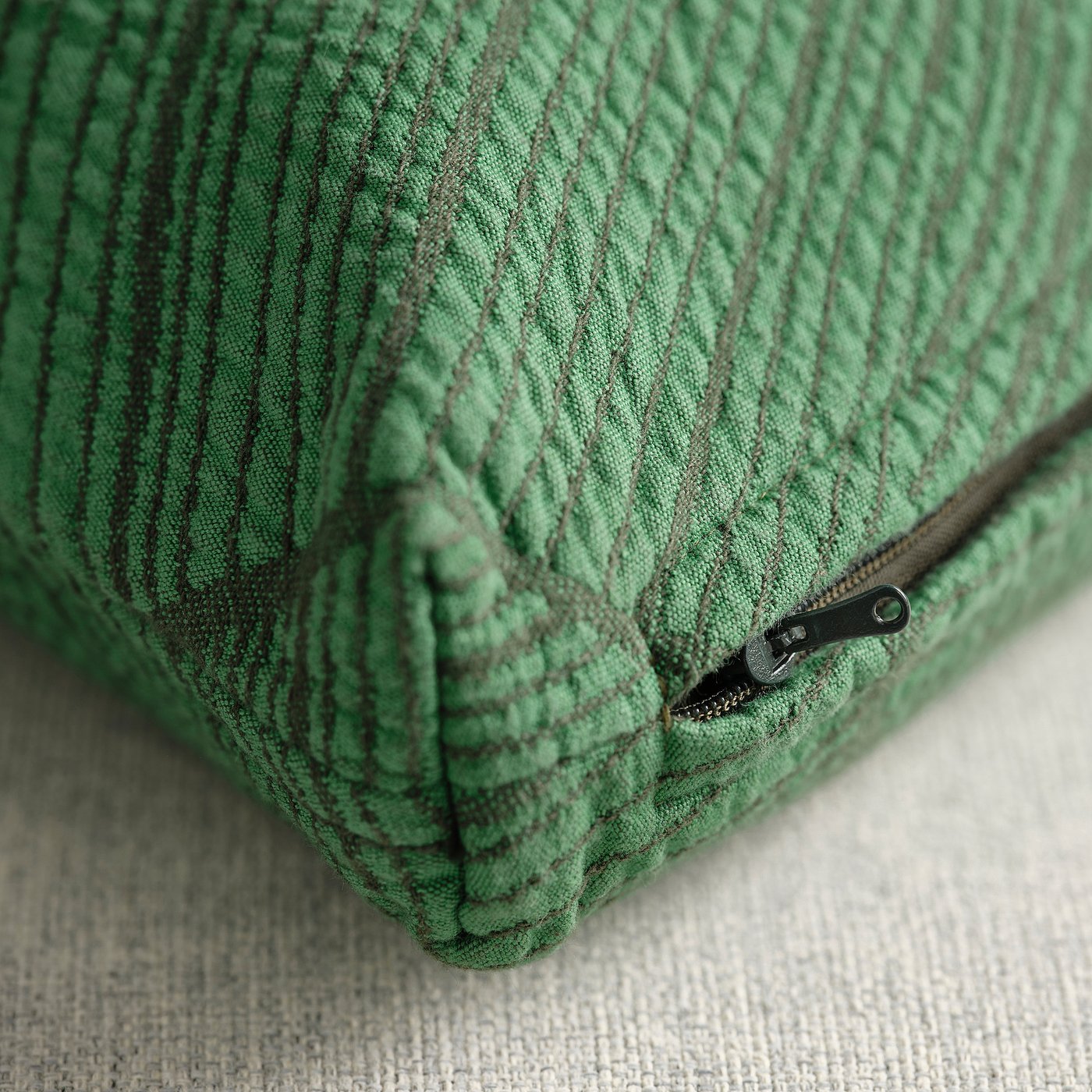 JÄTTEGRAN cushion cover, green, 20x20