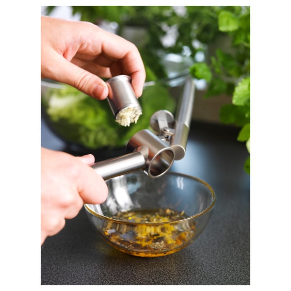 https://www.ikea.com/us/en/images/products/koncis-garlic-press-stainless-steel__0168531_pe279397_s5.jpg?f=s