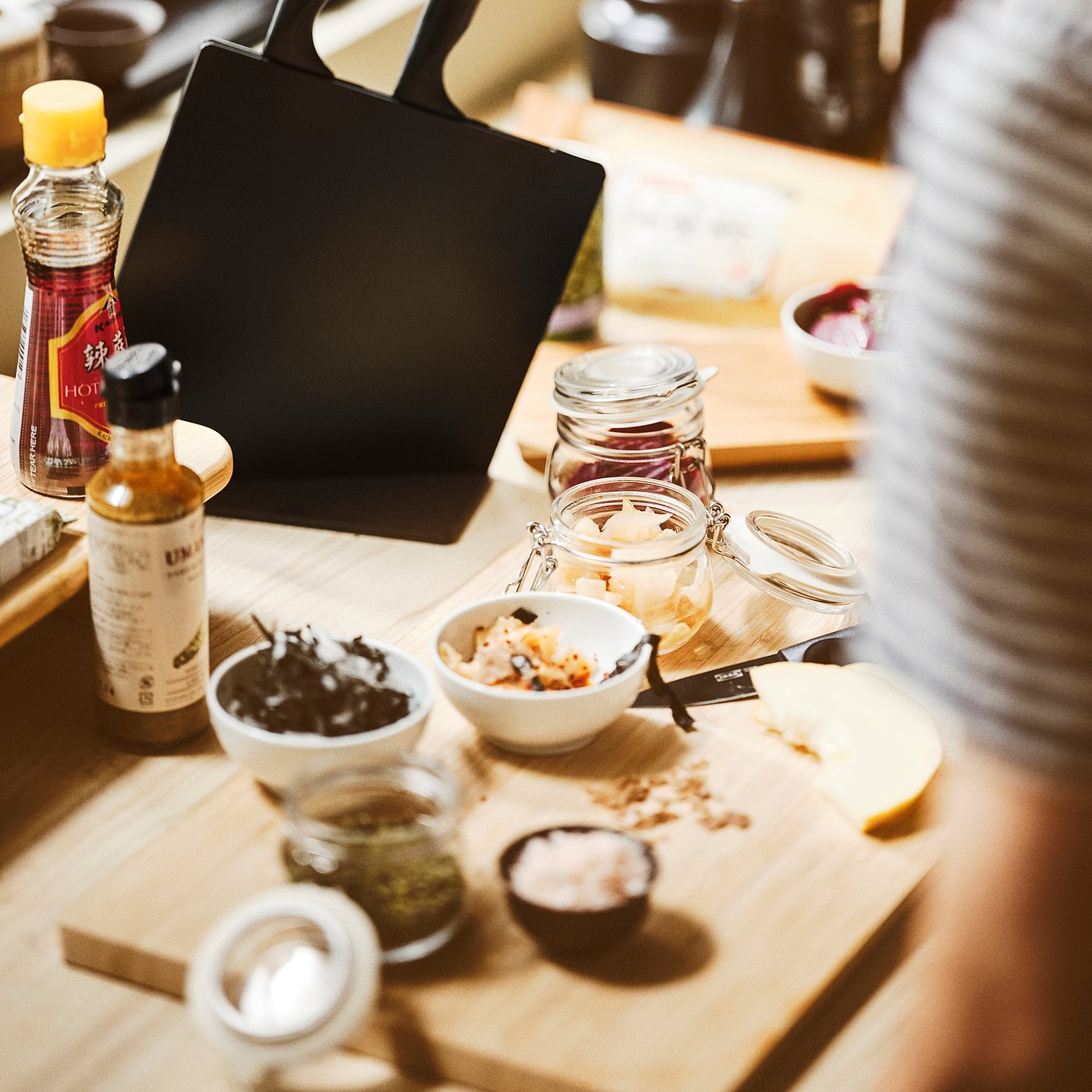 Jar with lid, clear glass 2