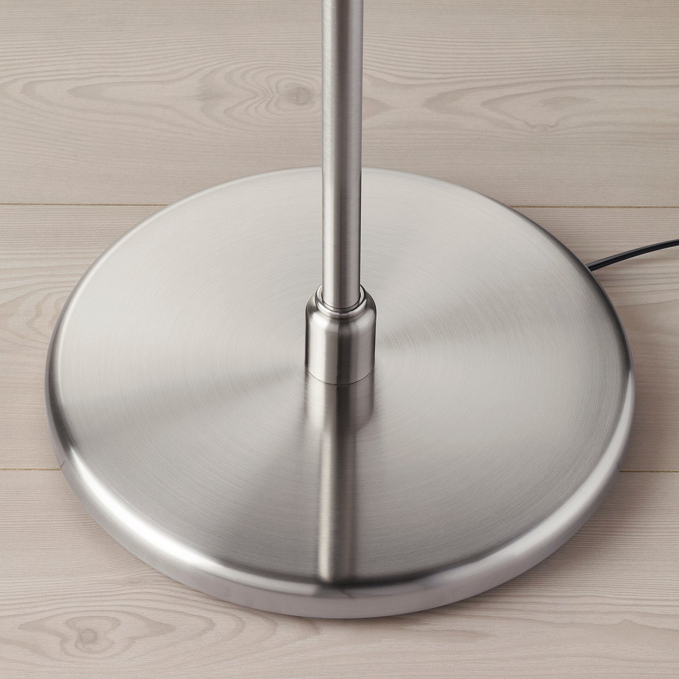 IKEA：フロアランプ：KRYSSMAST クリスマスト KRYSSMAST floor lamp, nickel plated - IKEA US