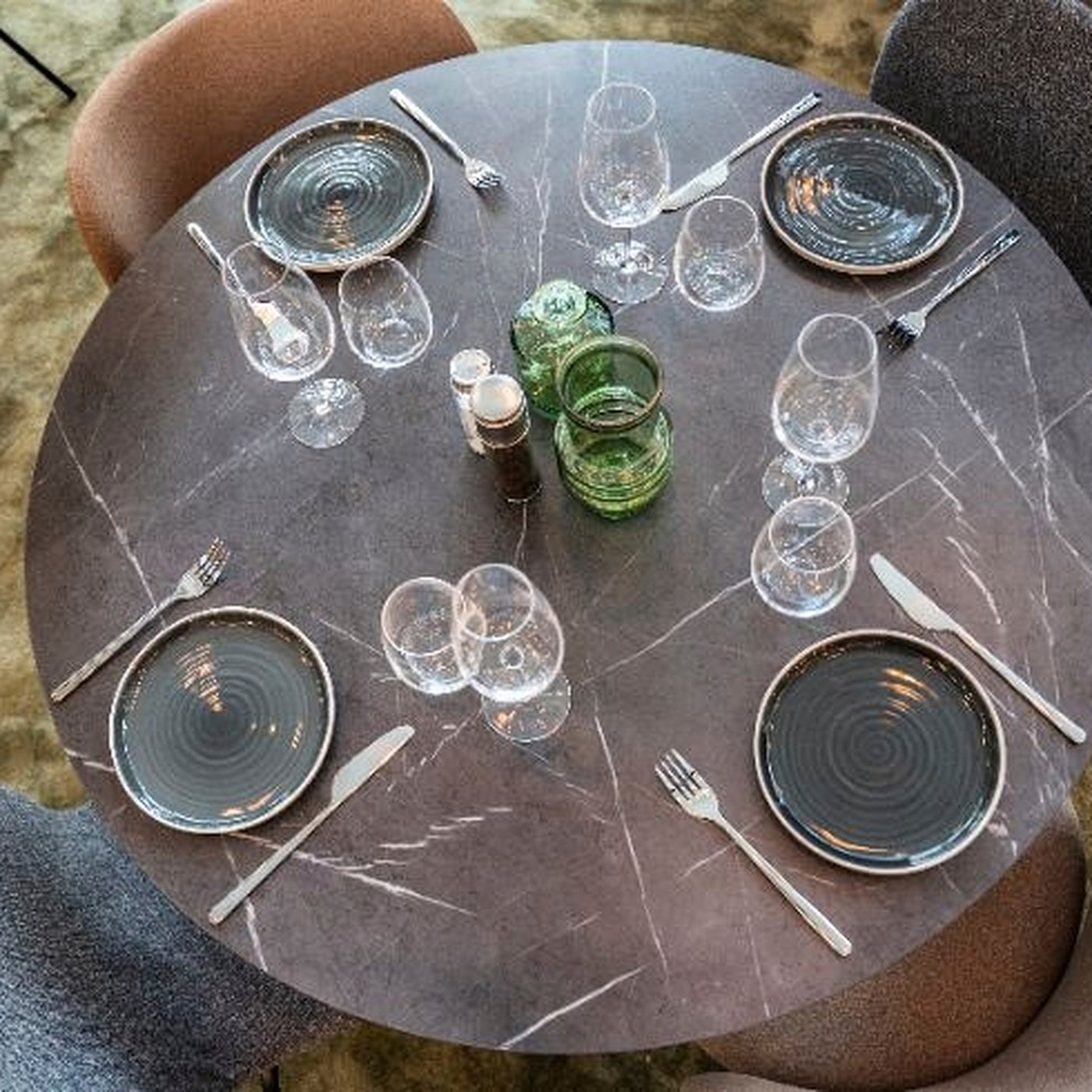 Table, black marble effect 4