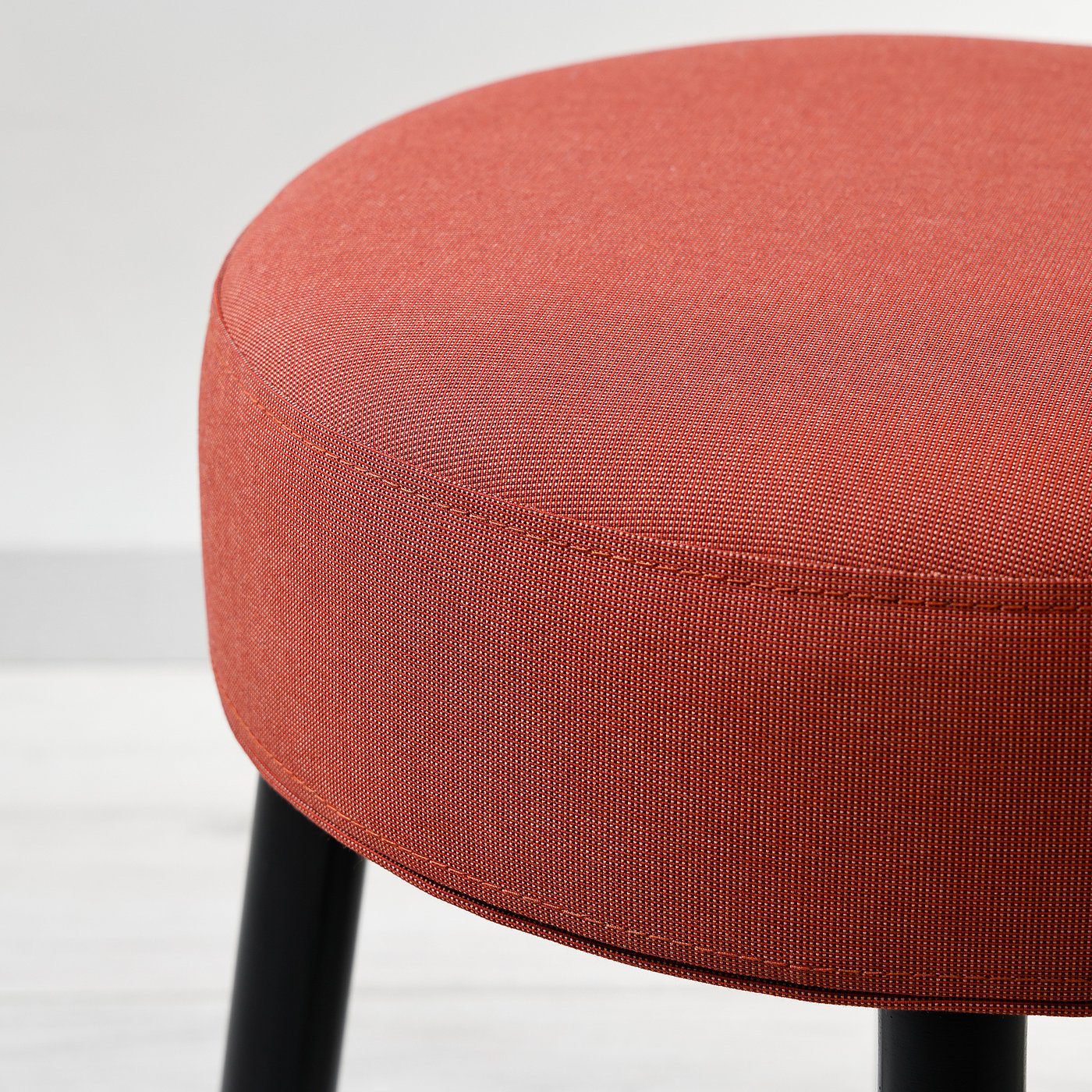 MÖRTFORS pouf, Diseröd red, 181/2x181/2