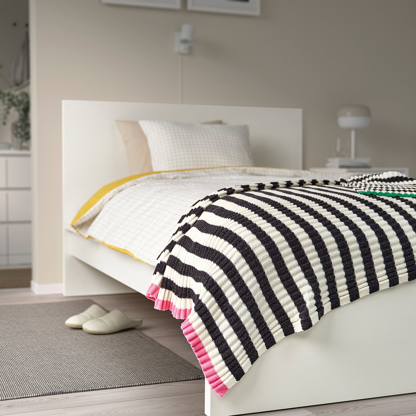 MOSSMOTT throw, black/white, 51x67
