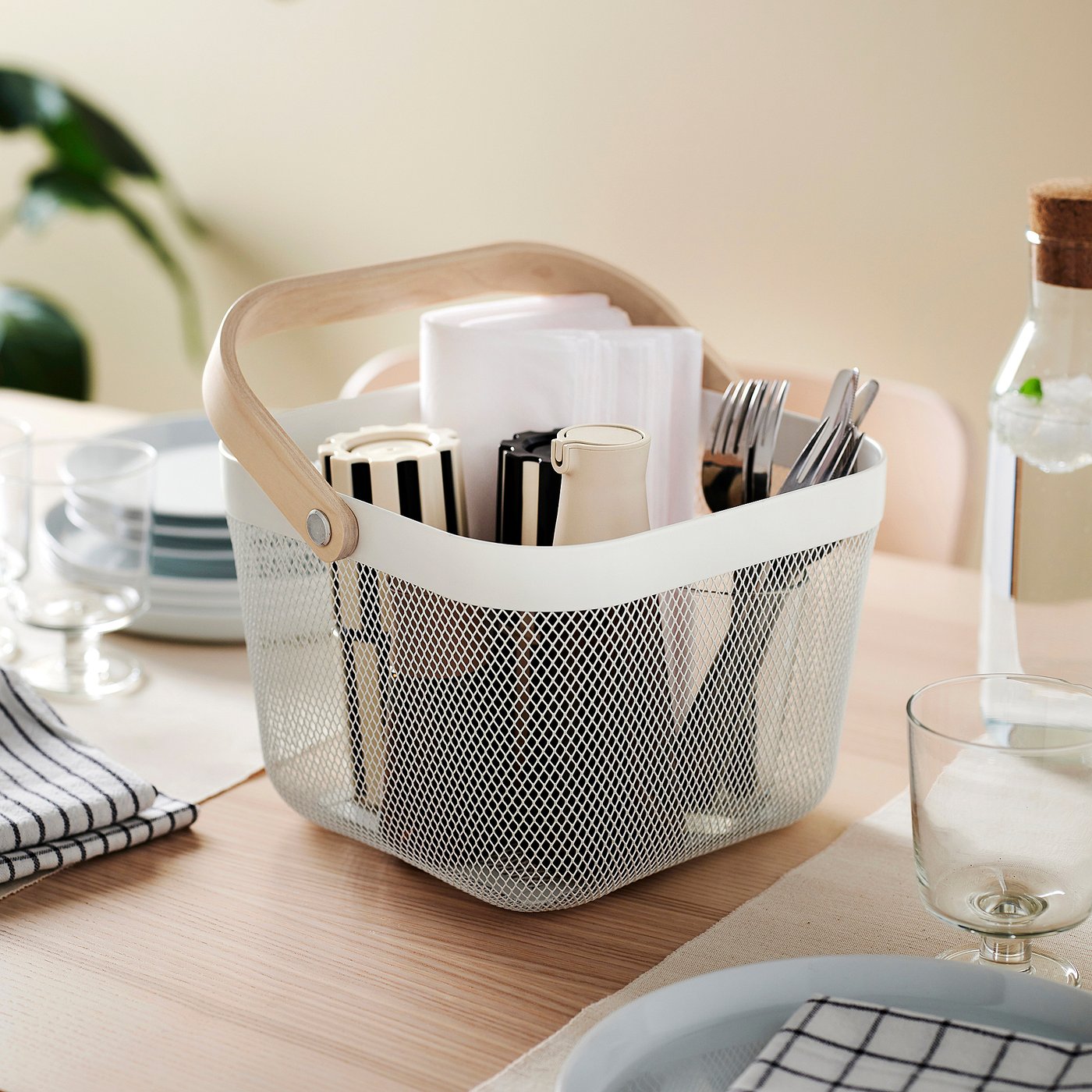 Wire basket, white 2