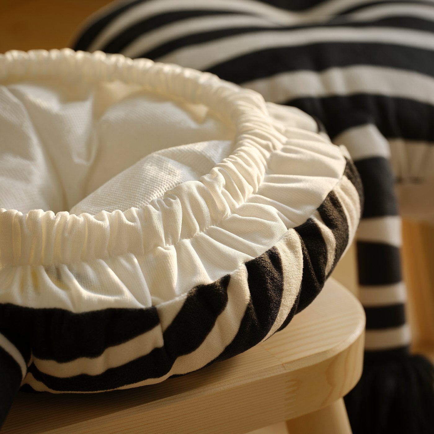 SANDLÖPARE stool cover, black white/zebra pattern, 15