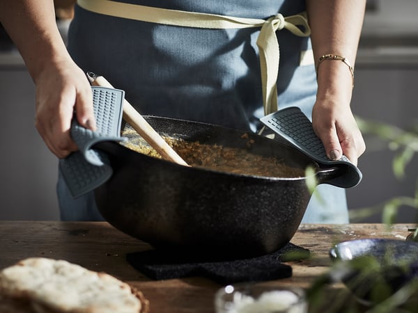 Flexi Trivet: Flexible silicone trivet can be used as a bowl