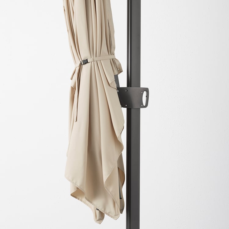 SEGLARÖ / SVARTÖ hanging umbrella with base, tilting beige/dark gray
