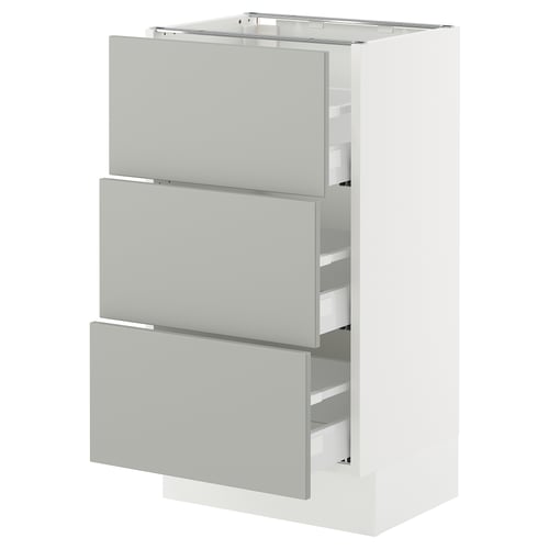 SEKTION kitchen cabinet, light grey, three drawers, modern design with smooth, full-extension drawers.