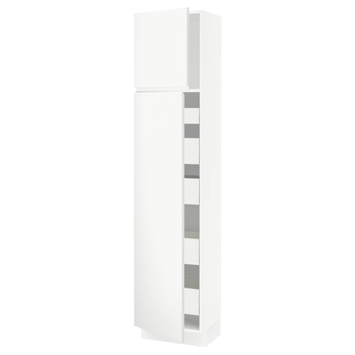 White vertical kitchen cabinet with integrated handles, featuring multiple shelves.