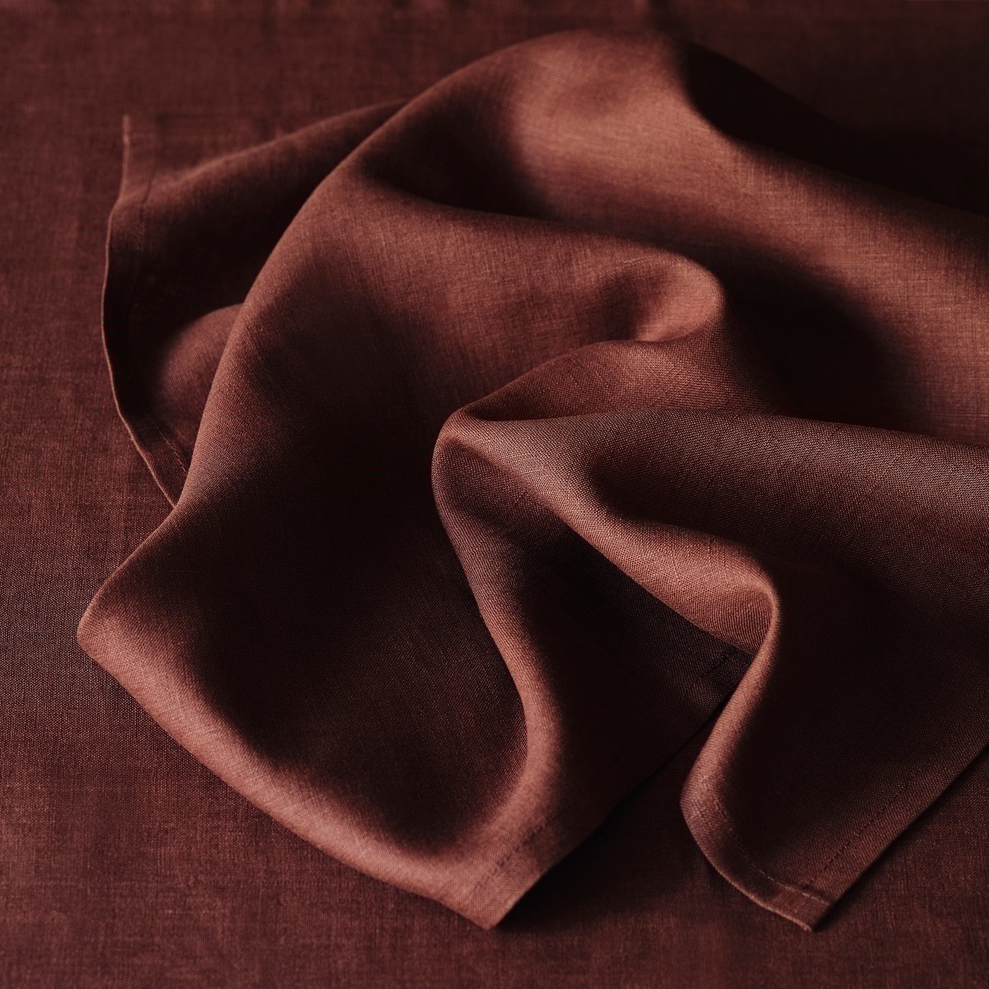 Napkin, dark red 3