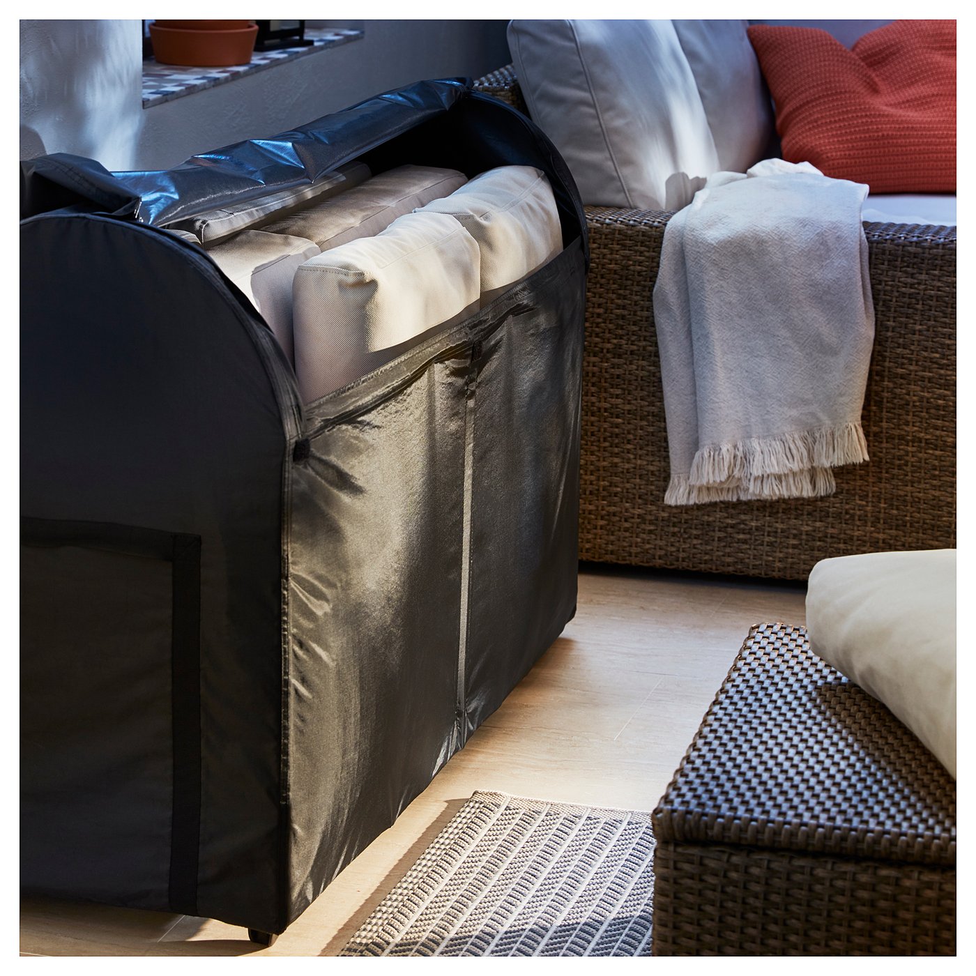 outdoor pillow storage