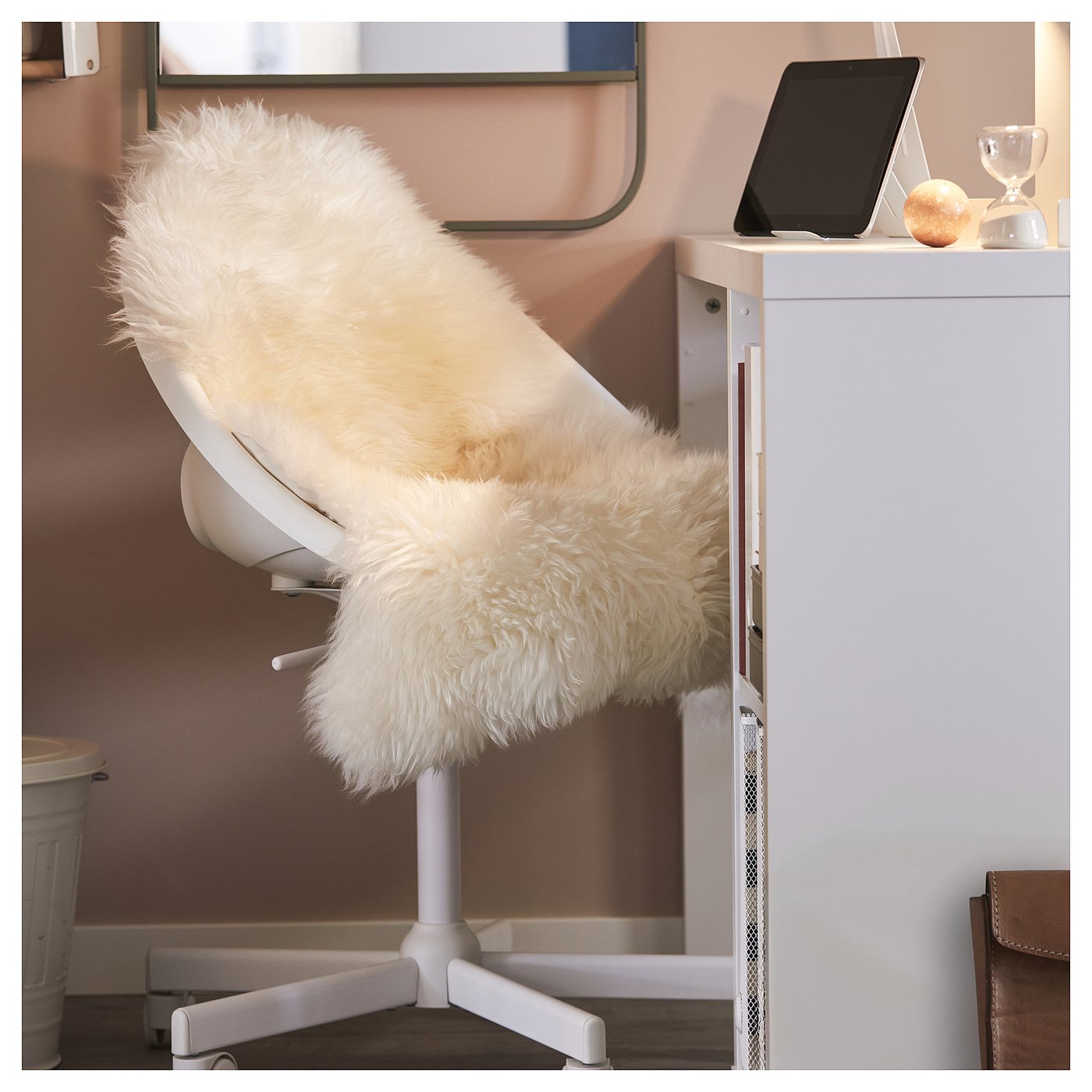ULLERSLEV sheepskin, off-white, 2'4