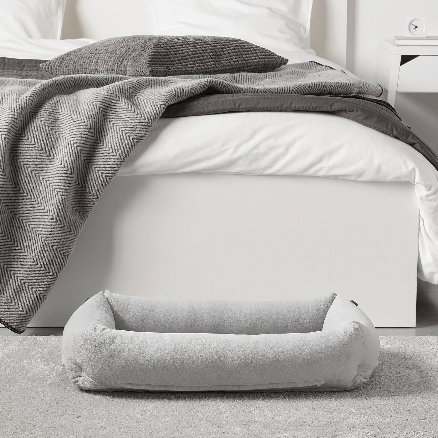 Dog bed, light gray 4
