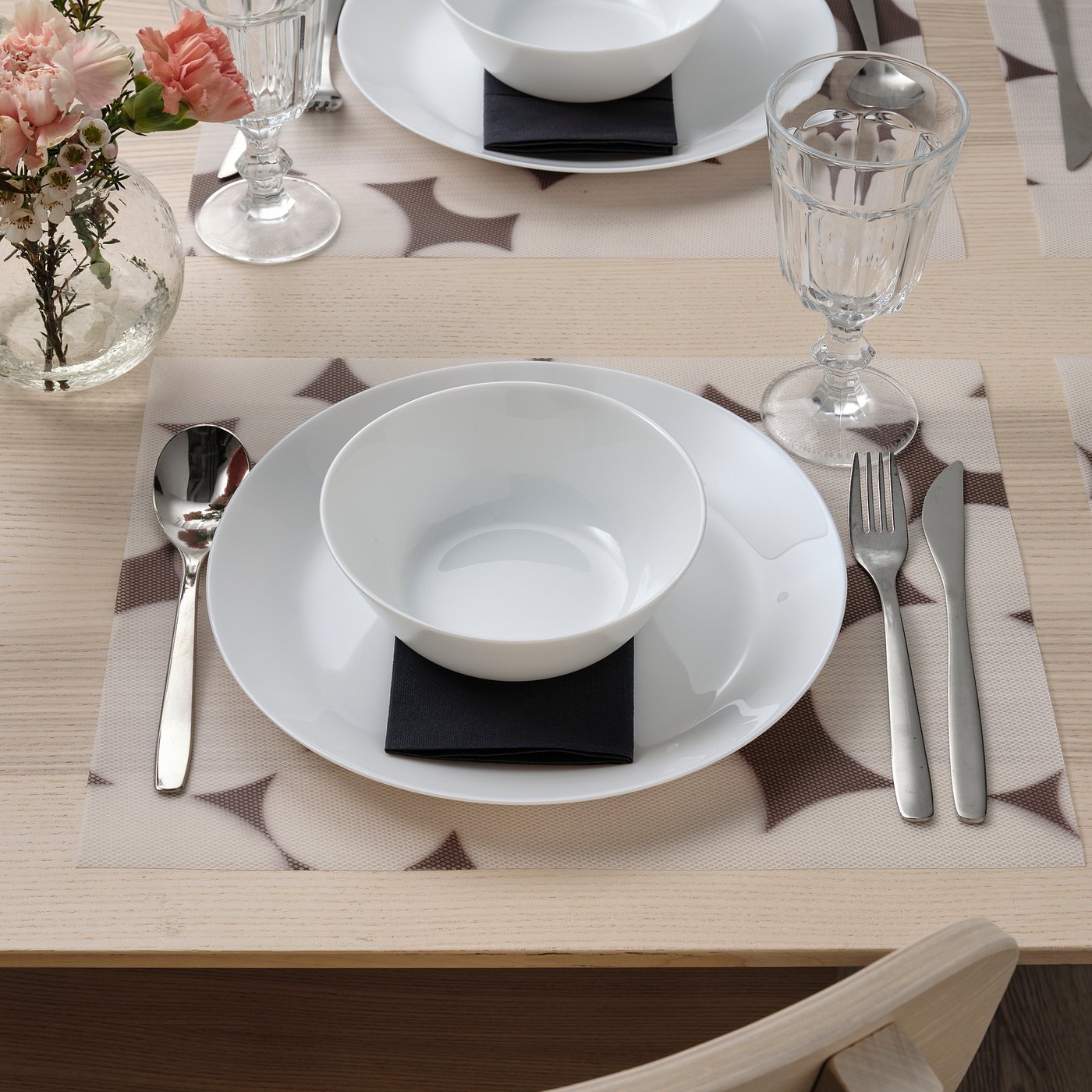 Place mat, patterned black/white 3