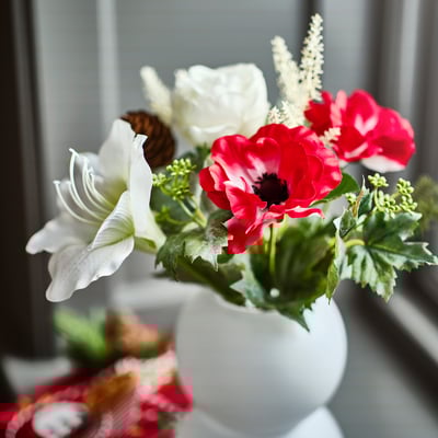 VINTERFINT Artificial bouquet, indoor/outdoor red/white, 15 "
