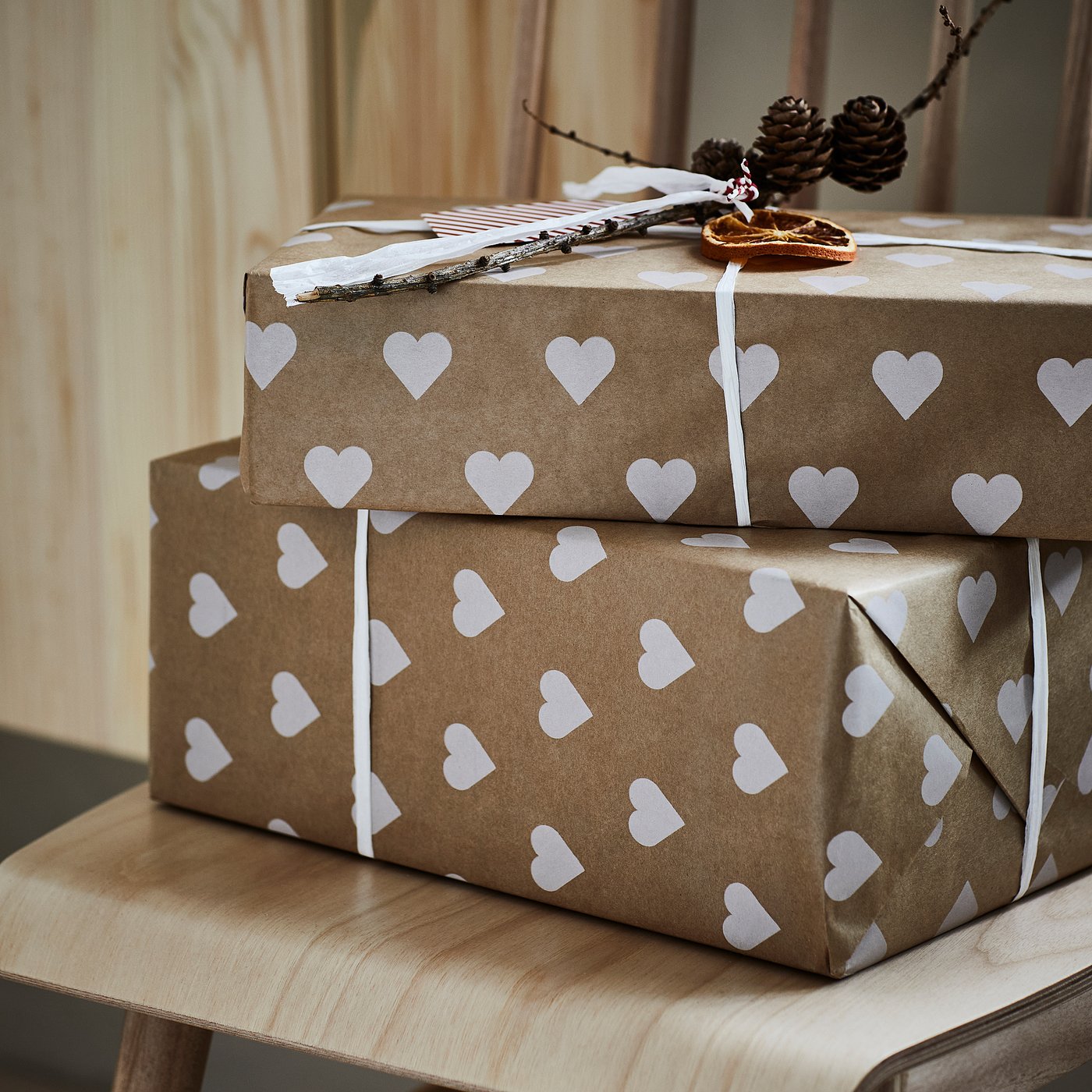 Gift wrap, roll, heart pattern/brown 2