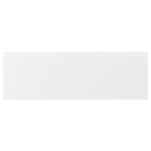 VOXTORP white drawer fronts, sleek matte finish, integrated handles for modern look.