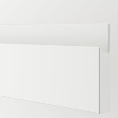Crisp white cabinet fronts, smooth and modern, handles seamlessly integrated, high-quality finish.