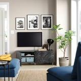 BESTÅ Banco para TV+puertas, gris oscuro/Bergsviken/Ösarp negro, 47 1/4x16 1/2x18 7/8 "