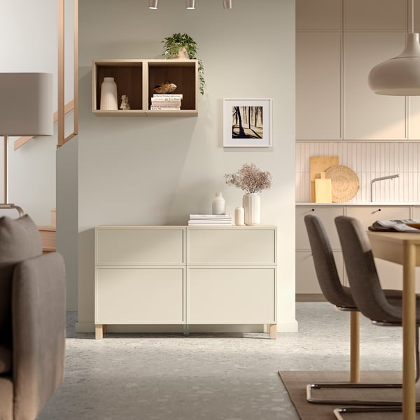 BESTÅ Comb almacenamiento+puertas/cajones, efecto de roble teñido en blanco/Krukmakare beige, 47 1/4x16 1/2x29 1/8 "