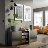 BESTÅ Combinación almacenamiento+puertas, negro-marrón/Riksviken efecto de bronce claro, 70 7/8x16 1/2x25 5/8 "