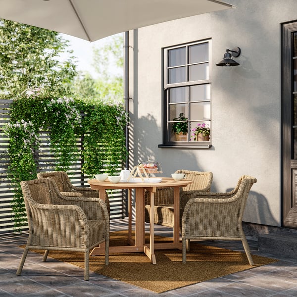 BONDHOLMEN / ULVEVÄR Mesa+4sillas reposabrazos, ext, marrón ratán de plástico marrón, 42 1/2 "
