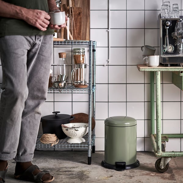 GÅNGSKYFFEL Cubo con pedal, gris-verde, 2 gal