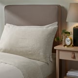 GINSTFÄLTMAL Juego de sábanas, beige/blanco, Tamaño twin