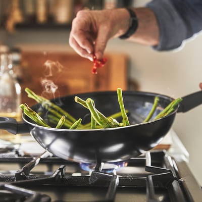 HEMLAGAD Wok con tapa, recubrimiento antiadherente negro, 11 "