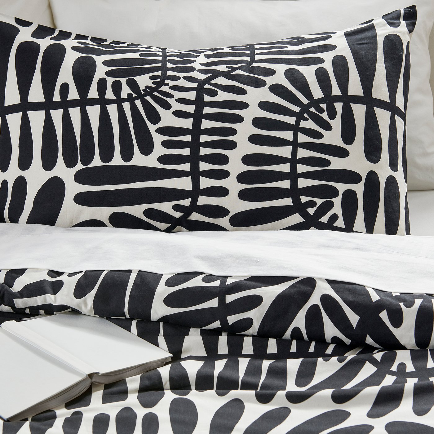 MAJSMOTT Juego de edredón, negro/blanco, Tamaño King